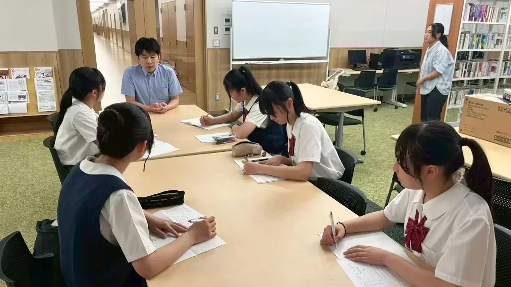 卒業生・同胞との交流学習_1